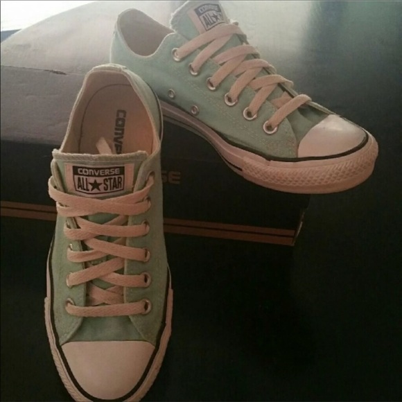 Converse - Picture 2 of 3